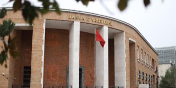 Ngrije, ngrije, ngrije! Ule ule ule …se na vdiq!