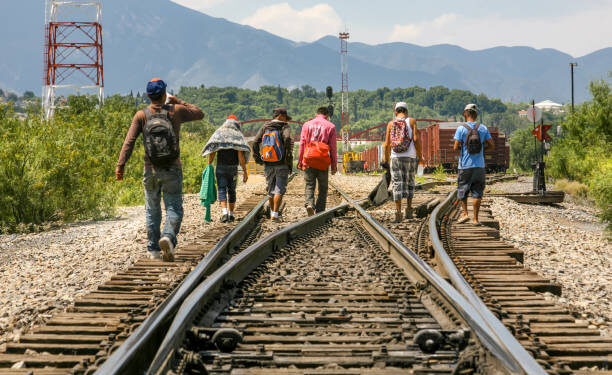 Shqiptarët po ikin, qeveria lehtëson procedurat për të huajt