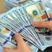 KURSI/ Dollari amerikan zbret në nivelet më të ulta në dekada ndaj lekut