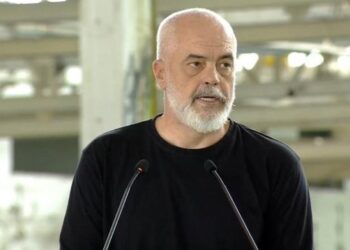 Rama prezanton planin për prodhimin e mjeteve ushtarake te ish-Uzina e Autotraktorëve