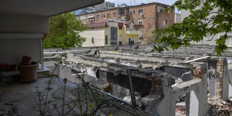 Tirana, një oaz i nxehtë betoni