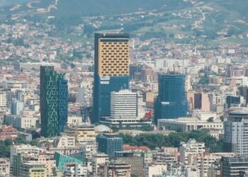 Një kompani ndërtimi e përfshirë në pastrim parash, shqiptarja bleu truallin 90 000 euro dhe e shiti 2.2 milion euro