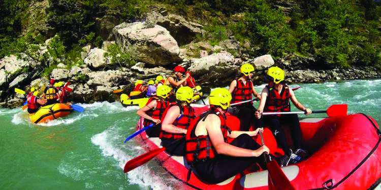 Turizmi, Shqipëria heq vizat me 5 shtete