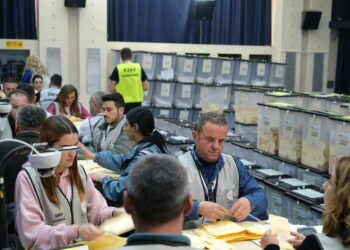 “Bufi” dhe “miu” zbresin sot në shesh: Rama kërkon +71, Berisha përmbysjen, të rinjtë konfirmimin