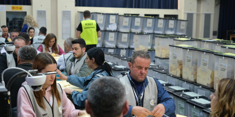 “Bufi” dhe “miu” zbresin sot në shesh: Rama kërkon +71, Berisha përmbysjen, të rinjtë konfirmimin