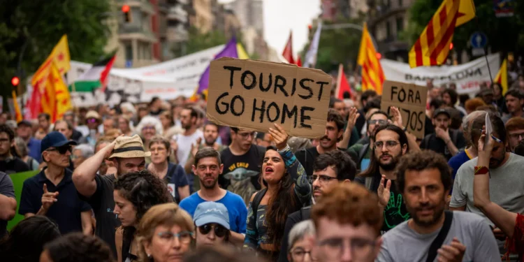 Kriza e strehimit, Spanja i kërkon Air BNB heqjen e 66 000 apartamenteve nga lista