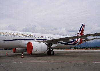 FOTO/ Nga gjigantët e ajrit te ata privatë, me çfarë avionësh zbritën liderët në Tiranë