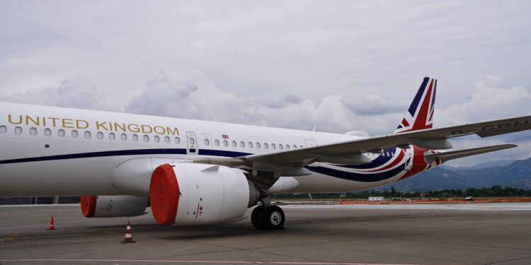 FOTO/ Nga gjigantët e ajrit te ata privatë, me çfarë avionësh zbritën liderët në Tiranë