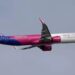 Si u mbajtën “peng” për 90 minuta udhëtarët e Wizz Air nga Londra në Tiranë