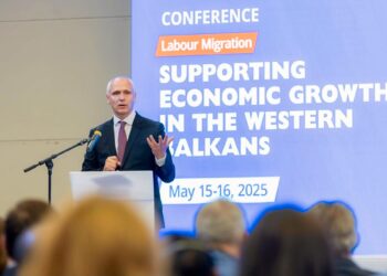 Ballkani në alarm për fuqinë punëtore, ministrat takohen në Budva për të zgjidhur krizën e mungesës së krahut të punës