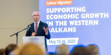 Ballkani në alarm për fuqinë punëtore, ministrat takohen në Budva për të zgjidhur krizën e mungesës së krahut të punës