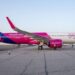 Defekt në motor, avioni i Wizz Air bën ulje emergjente: 47 avionë të tjerë në hangar pas problemeve