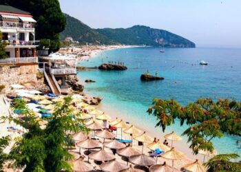 Alko-Impex merr tenderin për pastrimin e plazheve në Vlorë, Himarë dhe Sarandë gjatë sezonit turistik