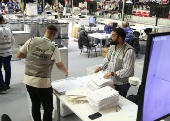 Numërohen 75% e kutive, PS siguron 82 mandate, PD mbetet me 52: Si ndahen mandatet në 12 qarqe