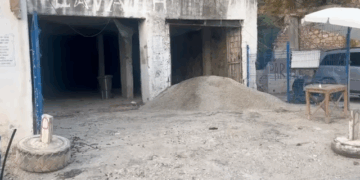 Betonizohet dhe kthehet në “Lavazh” shpella e “Odiseut” në Himarë