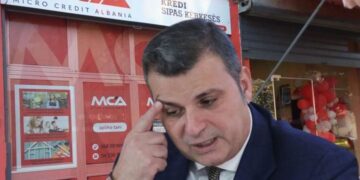 Skandali i mikrokredive shumë shpejt me fajtor, “kioskat” MCA, Final, Kredo Finance, IUTE Credit etj., që u morën shpirtin shqiptarëve me bekimin e BSH