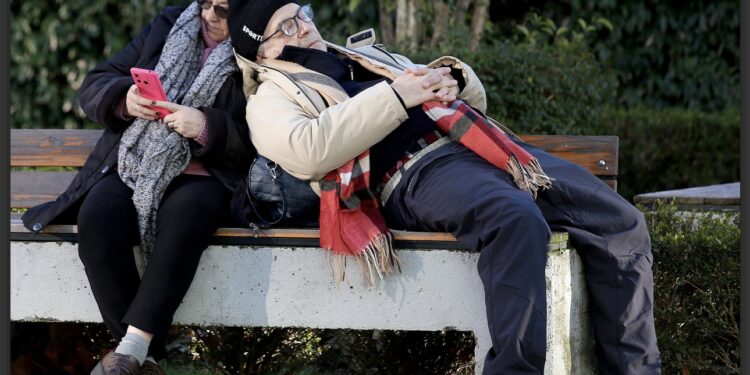 PABARAZIA/ 7 për qind e depozituesve kanë 7.4 mld euro në banka, pjesa tjetër THËRRIME