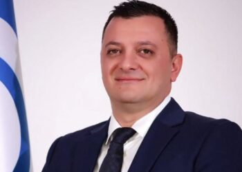 Pas 14 socialistëve, Kadastra e Vlorës synon të prishë syrin e keq me një demokrat, Genc Deromenaj bëhet Drejtor