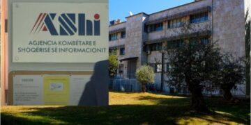 AKSHI shpall super tenderin 16 milionë euro për kompjutera