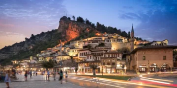 Turistët po vijnë në Shqipëri edhe për të lënë drogën