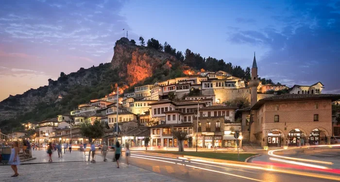 Turistët po vijnë në Shqipëri edhe për të lënë drogën