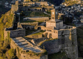 Kalaja e Gjirokastrës në krye të preferencave të vizitorëve të huaj