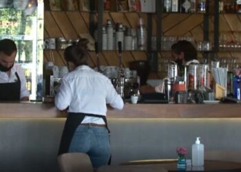 Në Tiranë nuk gjen më kamarierë, i mori jugu