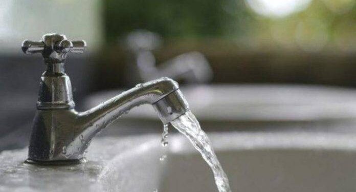 Shtrenjtohet uji në qarkun e Elbasanit, rritje deri në 100% në disa bashki