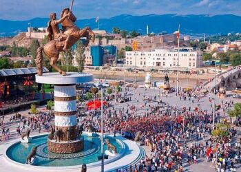 Maqedonia e Veriut shqyrton vendosjen e taksës për beqarët pas rënies drastike të popullsisë