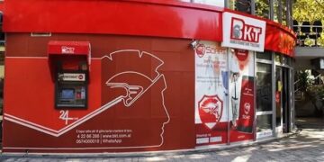 Deshton instalimi i sistemit të ri nga Banka Kombëtare Tregtare, kaos në sportele dhe shërbime të paralizuara