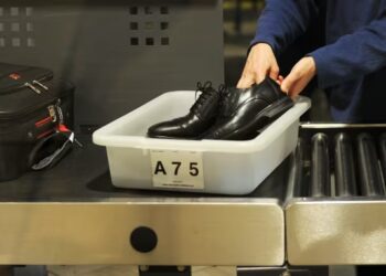 Ndryshon pas 20 vitesh rregulli i heqjes së këpucëve para fluturimeve në SHBA