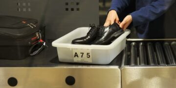 Ndryshon pas 20 vitesh rregulli i heqjes së këpucëve para fluturimeve në SHBA