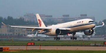 Dy avionë rrezikojnë përplasjen në 11 000 metra lartësi, si u shmang TRAGJEDIA