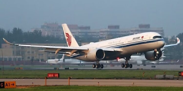 Dy avionë rrezikojnë përplasjen në 11 000 metra lartësi, si u shmang TRAGJEDIA