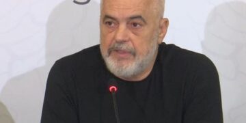 Qeveria centralizon emërimet e drejtorëve të bashkive, Mazniku në krye