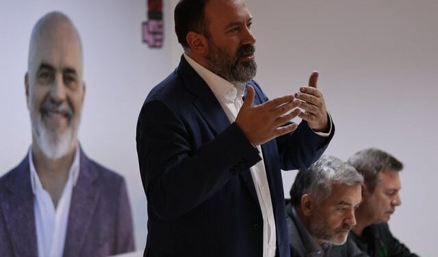 Mazniku njofton ngritjen e Akademisë së Pushtetit Lokal, kush do të futet në “shkollë”