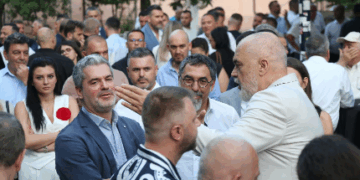 Kush po e tredh Dredhën? Fotovoltaiku 830 hektarë i Kaninës, që futi Bashkinë e Vlorës në shtetrrethim