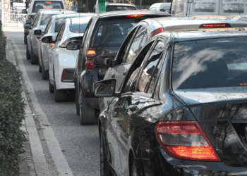 STATISTIKAT/ Tirana ka më shumë makina, por Durrësi renditet i pari për raportin banorë/automjete