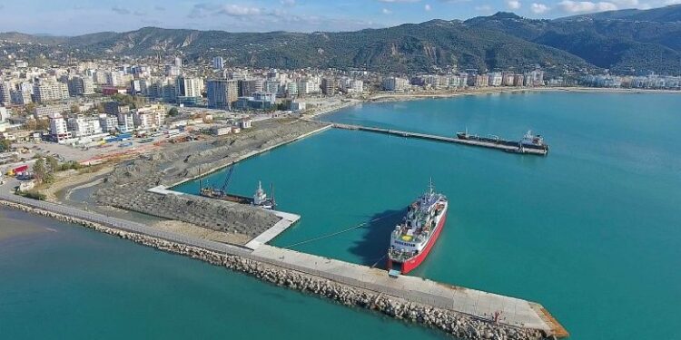 Babë e bir, njëri magazinier dhe tjetri shtrues asfalti, bëhen pronarë të dy investimeve 142 mln euro në Shqipëri, HISTORI përrallash nga Tërpani i Beratit