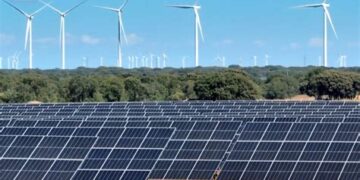 Energjia diellore, nis kriza e mbiprodhimit të energjisë në Spanjë