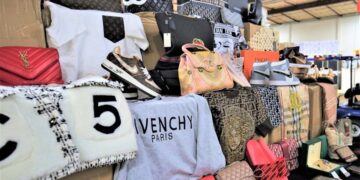 S’ka me Gucci 30 euro dhe “Abibas”, hyn në fuqi ligji që ndalon futjen e imitimeve të markave