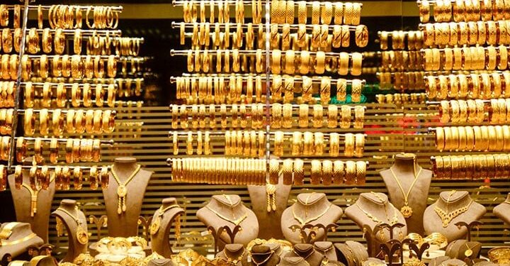 Turistët tërhiqen nga floriri në Shqipëri, argjendaritë: Çfarë blejnë në shumë