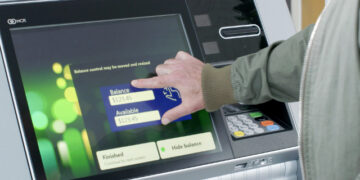 Pensioni në bankë, ISSH nis fushatën sensbilizuese: Çfarë duhet të bëjnë pensionistët