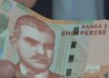 Paraja CASH “mbyt” tregun, 4.2 miliardë euro qarkulluan jashtë bankave në 2024