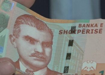 Paraja CASH “mbyt” tregun, 4.2 miliardë euro qarkulluan jashtë bankave në 2024