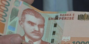 Paraja CASH “mbyt” tregun, 4.2 miliardë euro qarkulluan jashtë bankave në 2024