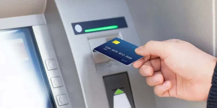 Infrastruktura bankare, sa ATM ka Shqipëria për frymë? Transformimi i sistemit të pagesave në vend dhe krahasimi me rajonin e Europën