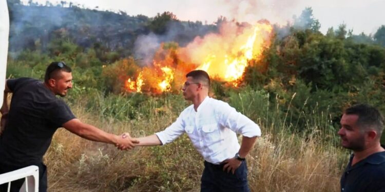 FACT CHECK/ Ministri Pirro Vëngu nuk tha të vërtetën kur njoftoi blerjen e dy avionëve për shuarjen e zjarreve