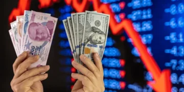 “Shkërmoqet” Lira Turke, humb 95% të vlerës ndaj dollarit amerikan gjatë viteve të fundit