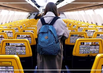 Ryan Air shtrëngon kushtet për bagazhet: Rriten shpërblimet për stafin që kap pasagjerë me çanta të mëdha